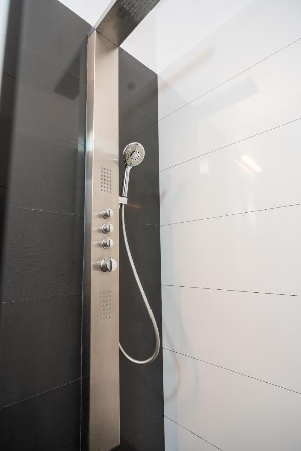 Cozy & Spacious Flat Near Victoriei Square Bucharest Luaran gambar