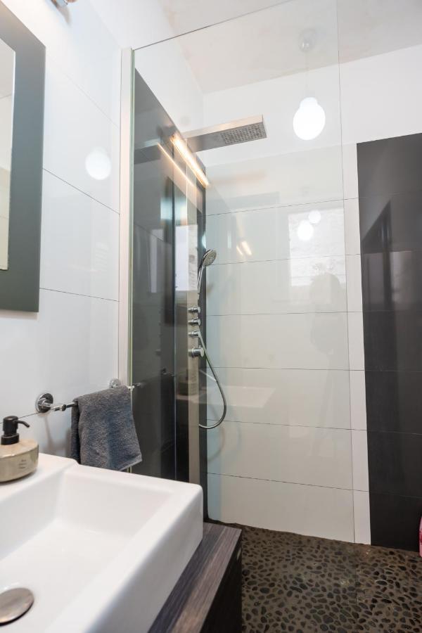 Cozy & Spacious Flat Near Victoriei Square Bucharest Luaran gambar