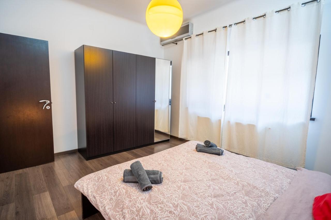 Cozy & Spacious Flat Near Victoriei Square Bucharest Luaran gambar